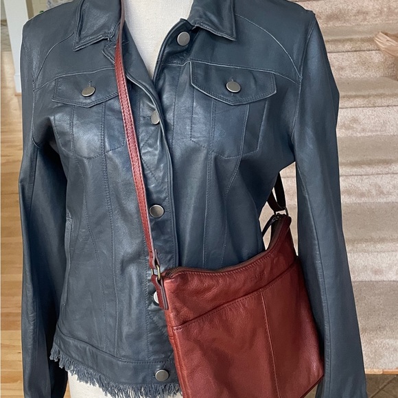 Margot Chesnut Brown Leather Crossbody Shoulder Bag - Picture 4 of 9